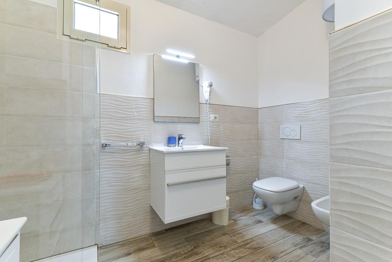 Bathroom 3, Residence Le Mimose, Livorno