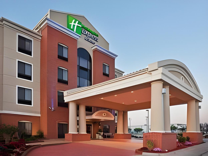 Exterior & Views 5, Holiday Inn Express & Suites EL RENO, Canadian