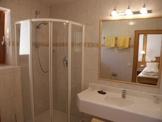 Bathroom 4, Alpenhotel Tirolerhof, Innsbruck Land