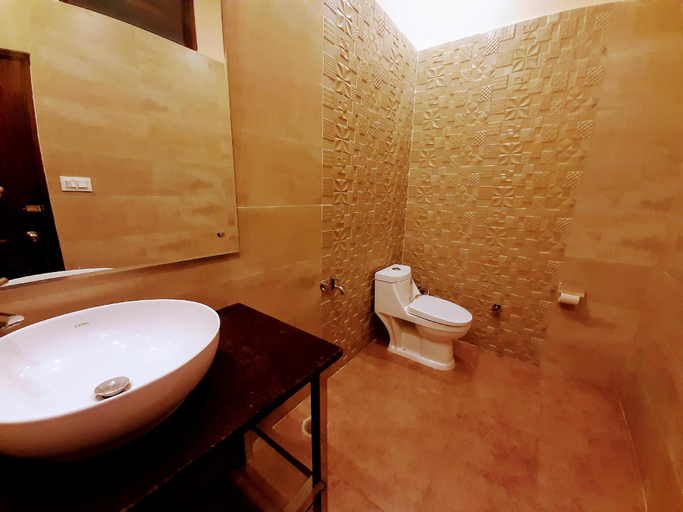 Bathroom 5, Panchhi's Nest Villa, Amritsar