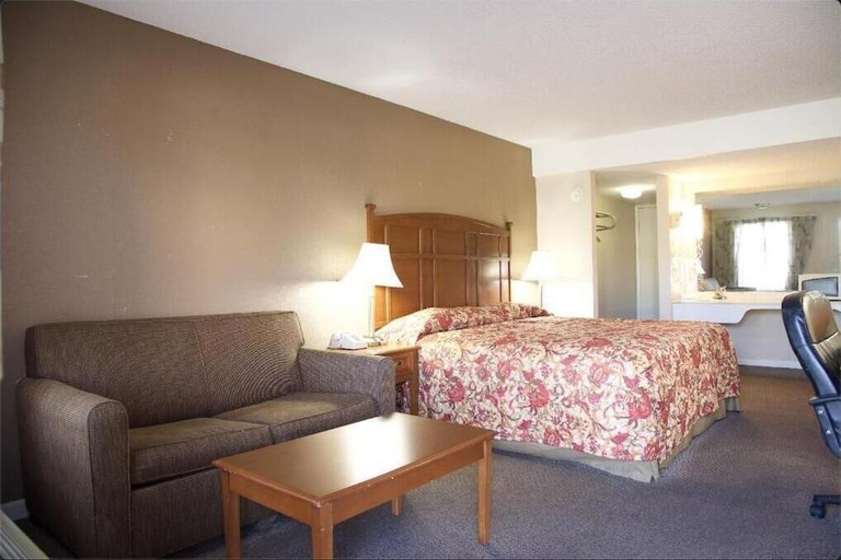 Bedroom, Travelers Inn Elizabethton, Carter