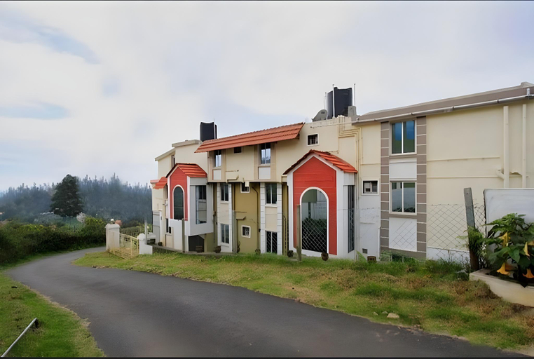 Exterior & Views
