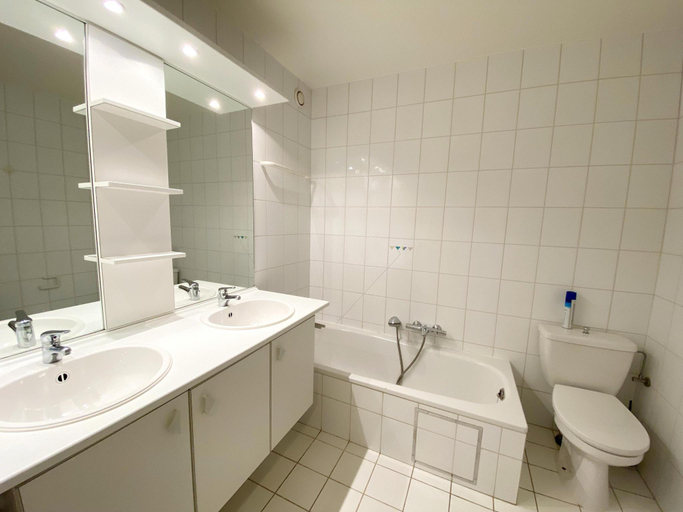Bathroom 3, Apartment in Nieuwpoort with Sea Views, West-Vlaanderen