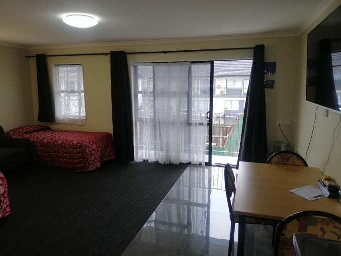 Bedroom 2, Ulster Lodge Motel, Hamilton