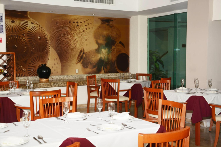 Food & Drinks 5, Days Inn by Wyndham Tuxtepec, Dist. Tuxtepec
