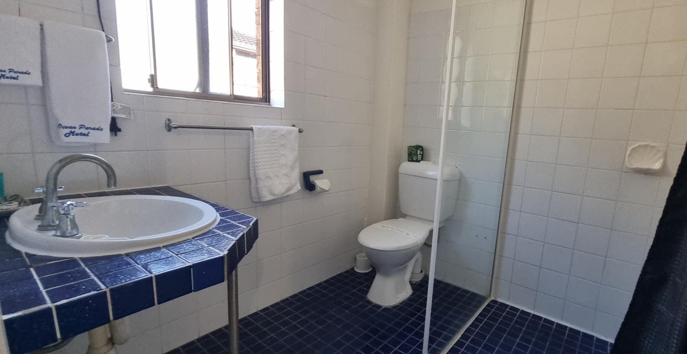 Bathroom 2, Ocean Parade Motel, Coffs Harbour - Pt A