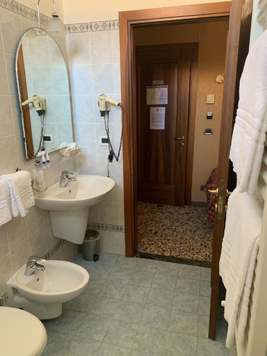 Bathroom 4, Locanda Poste Vecie, Venezia