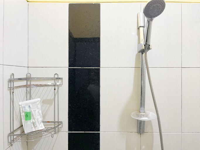 Bathroom 4, Permana Syariah RedPartner Kampung Inggris Pare, Kediri