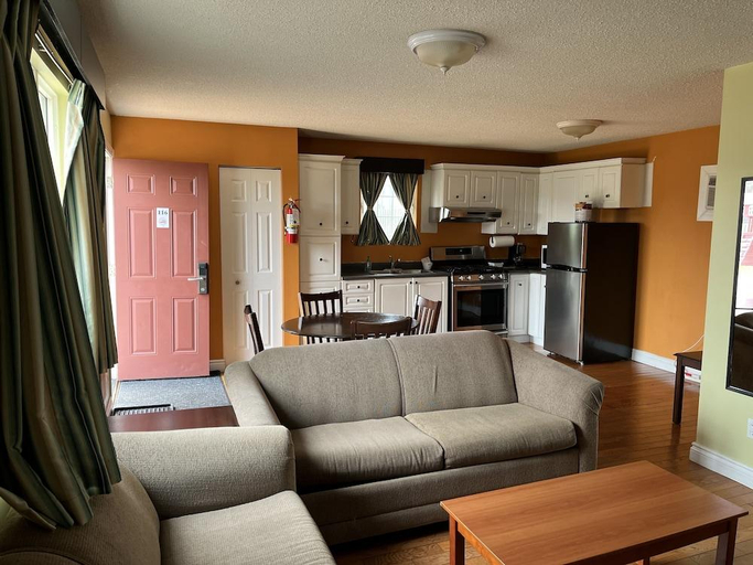 Others 4, Lakeshore Suites, Nipissing