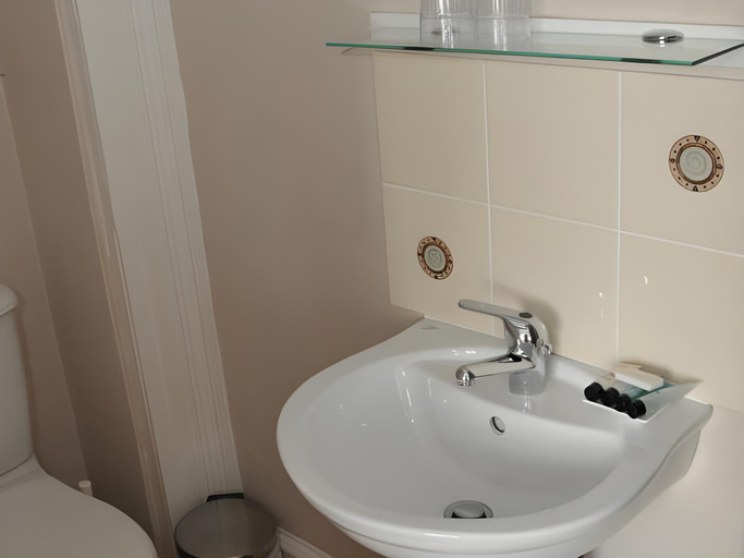 Bathroom 3, Invercloy Guest House, Argyll and Bute