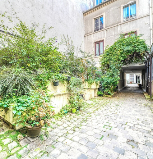 Property entrance, 1614 Sevres, Paris