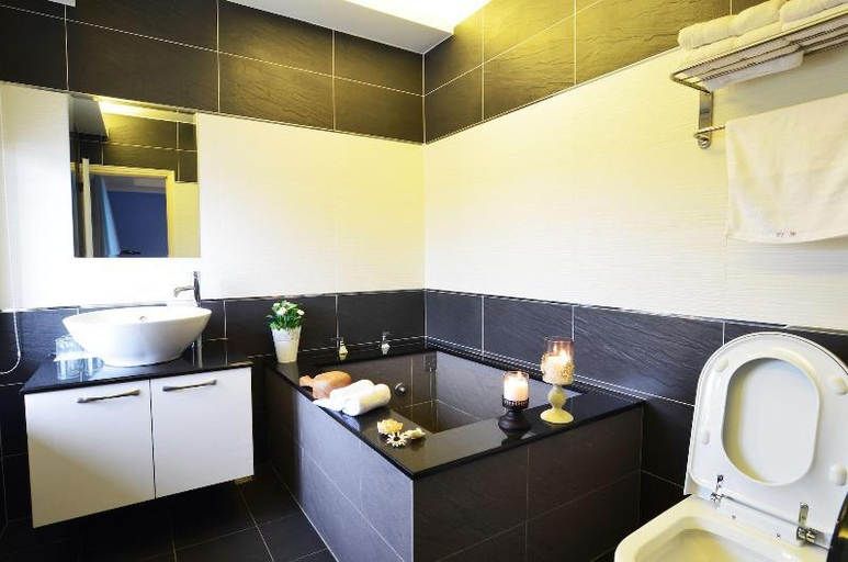 Bathroom 3, Yunju House, Yilan