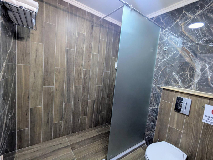 Bathroom 3, Burgas Beach Resort 2 Apartments, Burgas
