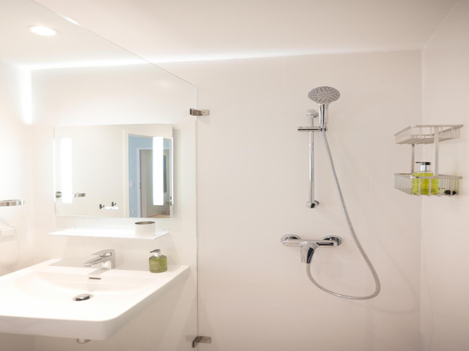 Bathroom 3, Appartements nicht weit von der Donau, Linz