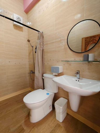 Bathroom 4, Lunar Mare inn, Pingtung