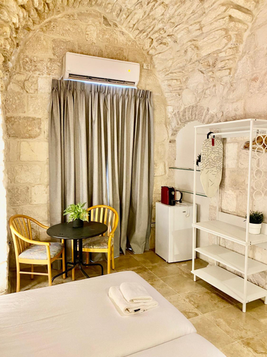 Facilities 5, Christian Quarter Studio I, Jerusalem