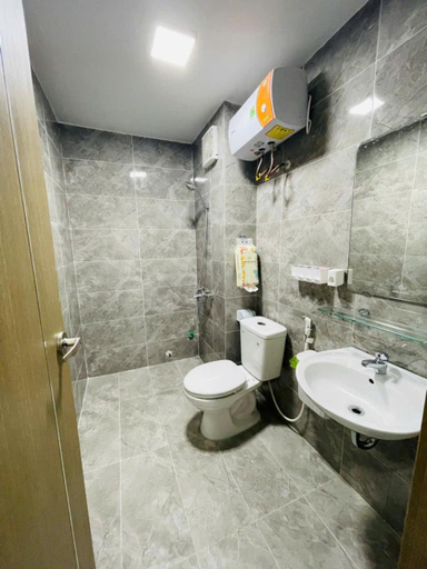 Bathroom 2, Vu Gia Khanh Apartment, Thủy Nguyên