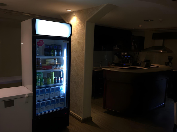 Food & Drinks 5, Vision 1 Apartment