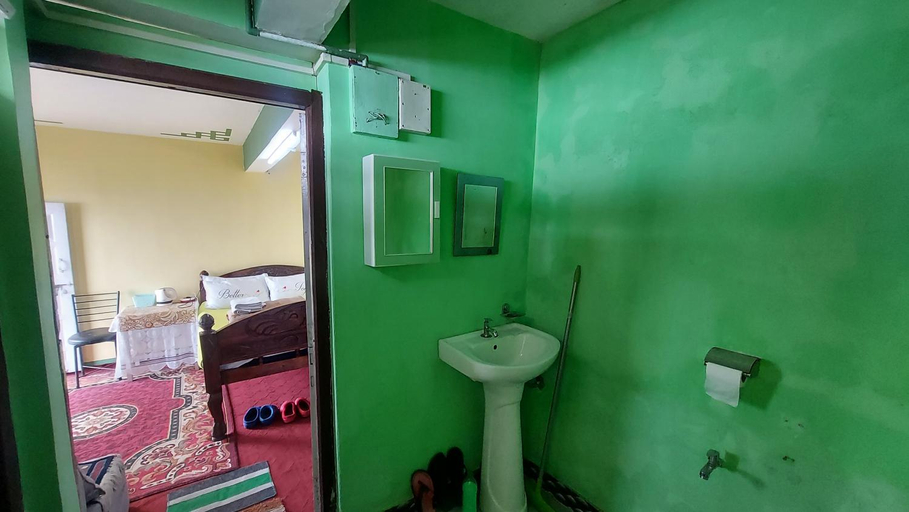 Bathroom 2, Vajra Kunj Homestay, Darjiling