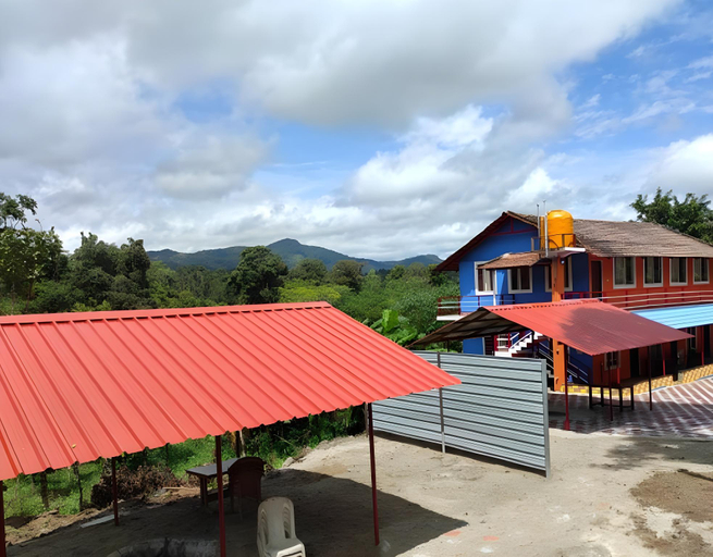 Exterior & Views