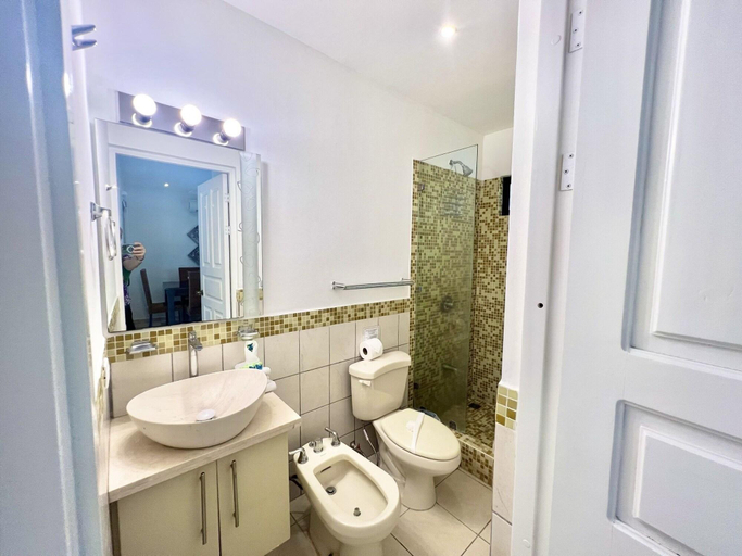 Bathroom 5, Tropical Gardens Suites and Apartments, Carrillo