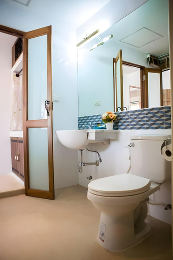 Bathroom 4, Hotel Toscana Trad, Muang Trat