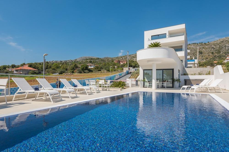 Sport & Beauty 2, Villas Baotic, Seget