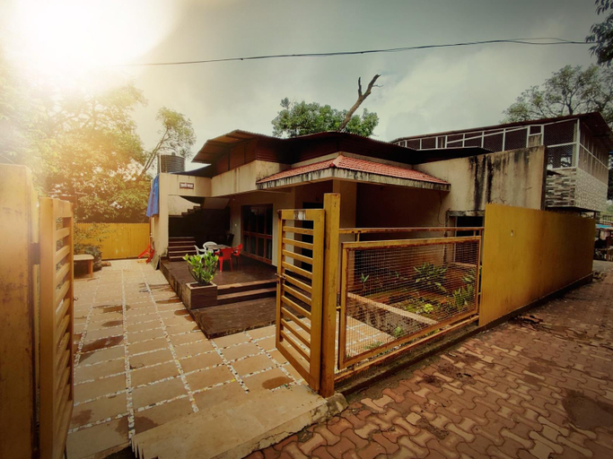 Exterior & Views 3, ROGHAY COTTAGE, Raigarh