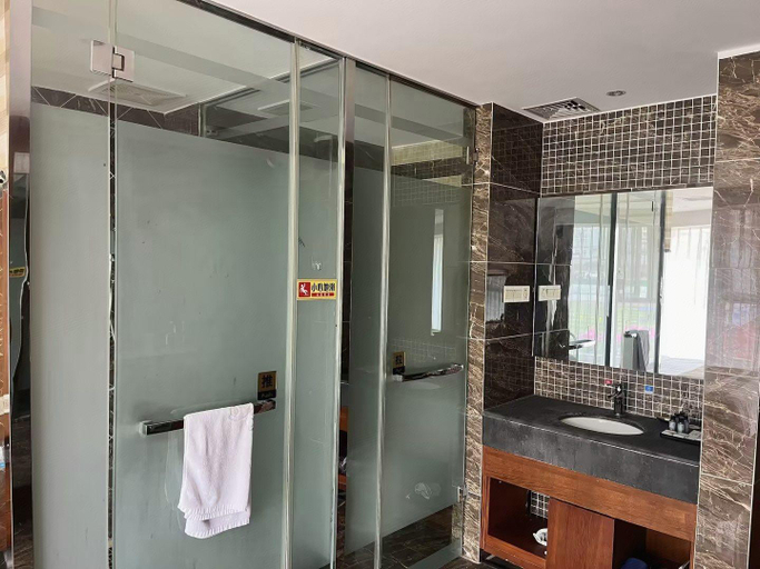 Bathroom, Tonghai Guanshitongtai Hotel, Yuxi
