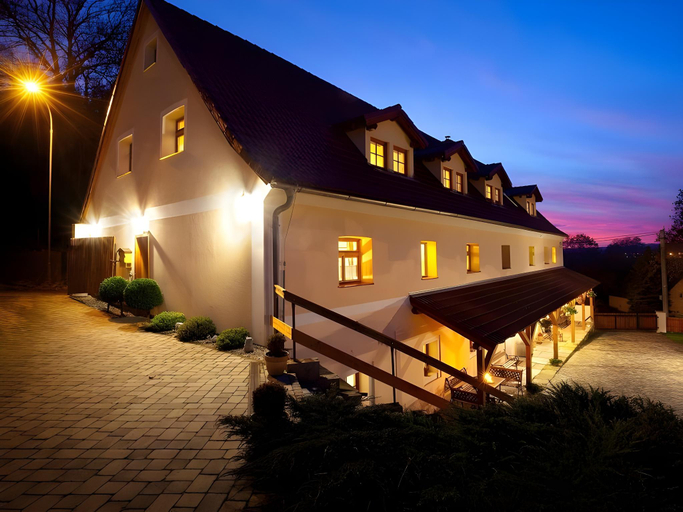 Exterior & Views, Dvur Stran - Karlsbad, Karlovy Vary