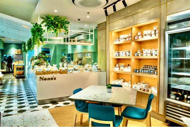 Food & Drinks, Best Value Stylish Loft Steps from Greenbelt Mall, Makati City