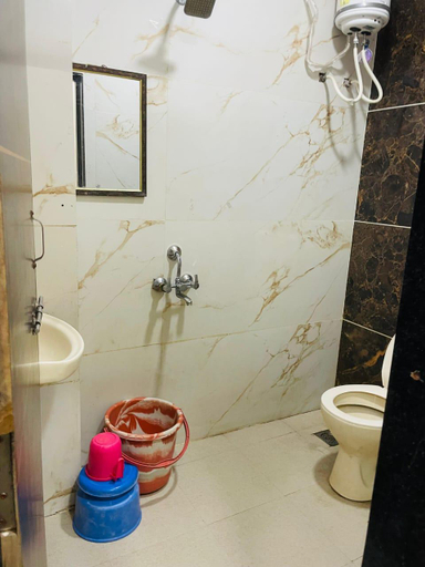 Bathroom 3, Hotel Ganesh Palace, Ujjain