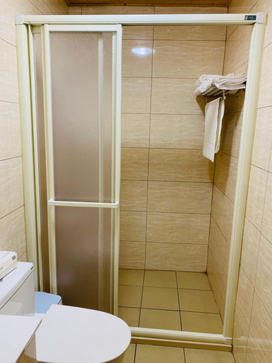 Bathroom 4, Xiangbin B&B, Lienkiang (Matsu Islands)