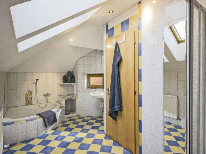 Bathroom 3, Apartment in Kaltenbach near Ski Lift, Schwaz