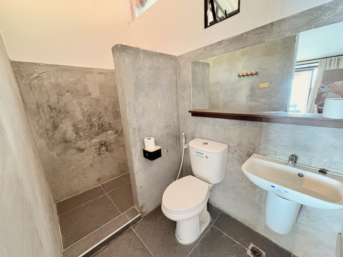 Bathroom 2, Villa Milagros Dive Inn Anilao, Mabini