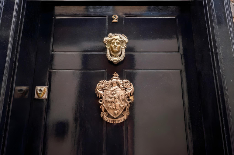 Others 4, Pottter's Perch - Covent Garden - By Frankie Says, London
