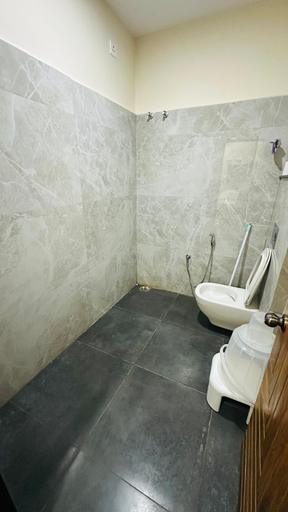 Bathroom 4, Hotel Gokulam Grand, East Godavari