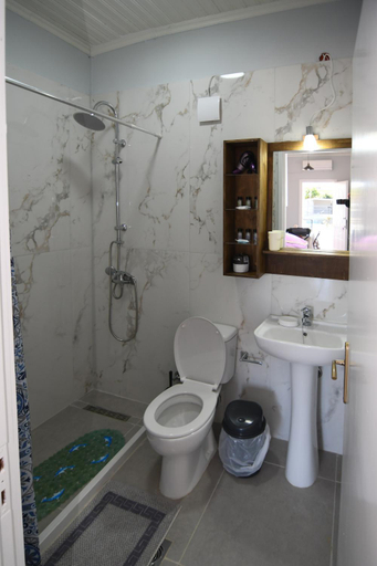 Shower 5, Rose Garden Apartments, Epirus
