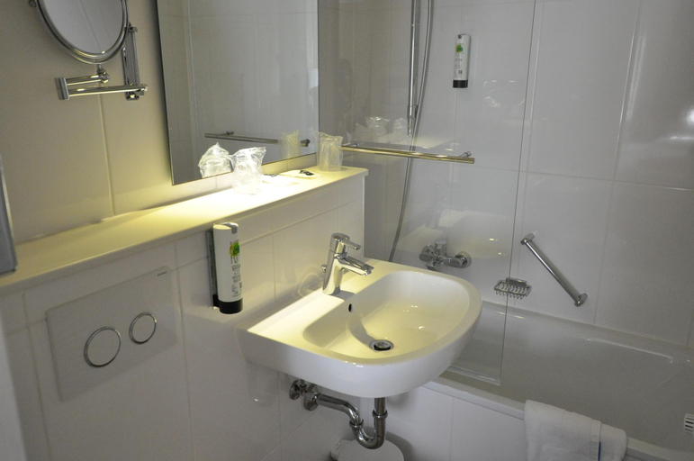 Bathroom 5, Hotel Altmunchen by Blattl, München