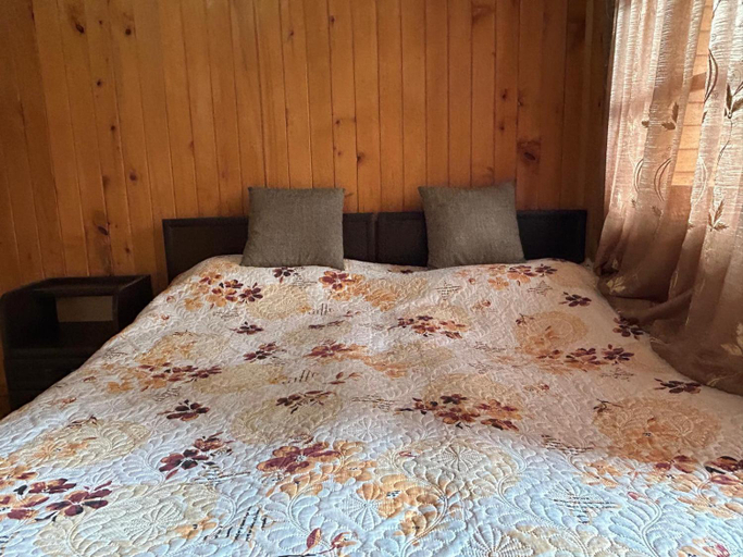 Bedroom 2, Family Hotel Nino, Ozurgeti