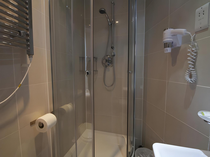 Bathroom 3, MStay Hotel 43, London