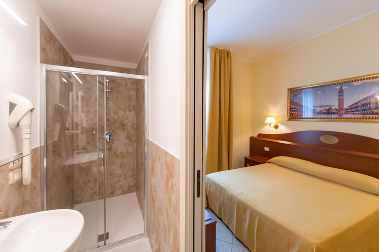 Bedroom 3, Hotel Ambasciata, Venezia