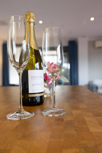 Food & Drinks 4, Zen Escape Guest House " Location 1" - Three listings - Romantic Escape, Cozy Delight,, Boondall
