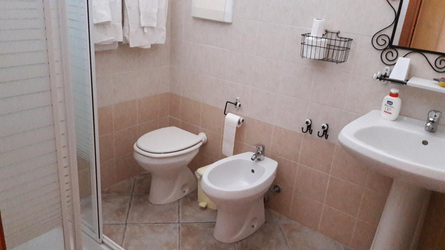 Bathroom 3, B&B Baglio Ferlito, Trapani