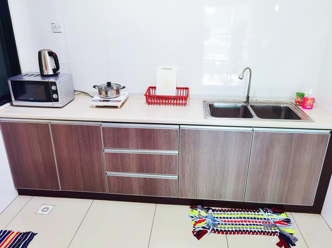 Kitchen 2, Kinta Riverfront Ipoh Fully Air-Con 5 PAX Suite, Kinta