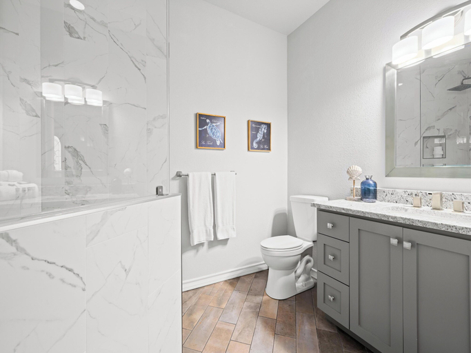 Bathroom 3, Rockport's Hidden Gem by Miss Kitty’s, Aransas