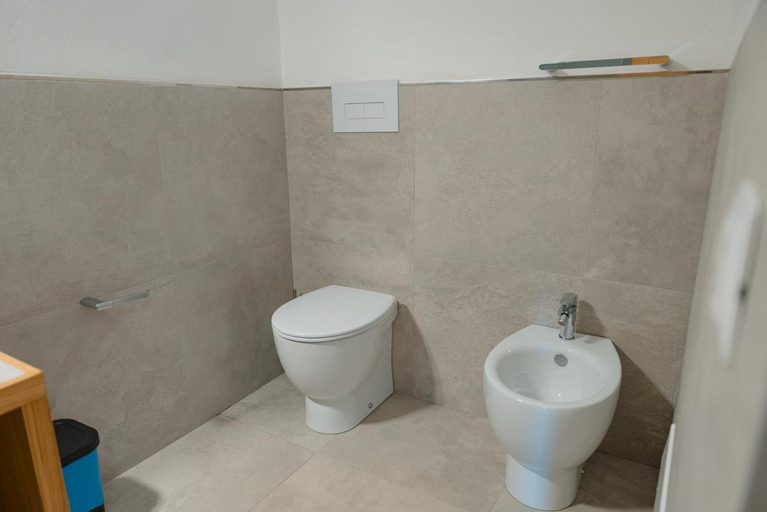 Bathroom 2, Rooms, affittacamere Maksim, Olbia-Tempio