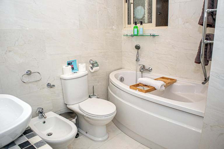 Bathroom 3, Waterfront house in Birgu with private entrance