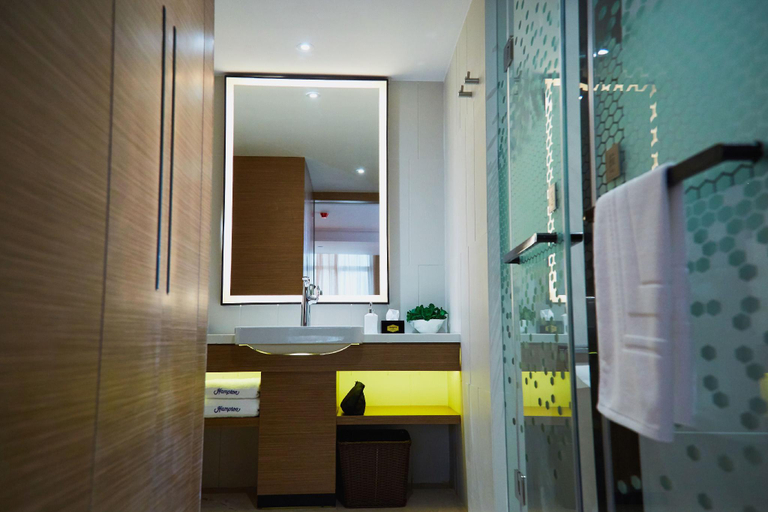 5, Rezen Heyi Hotel (Heshan Square), Jiangmen