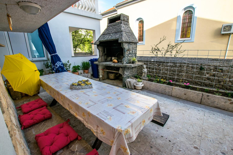 Others 5, Villa Fontana, Starigrad